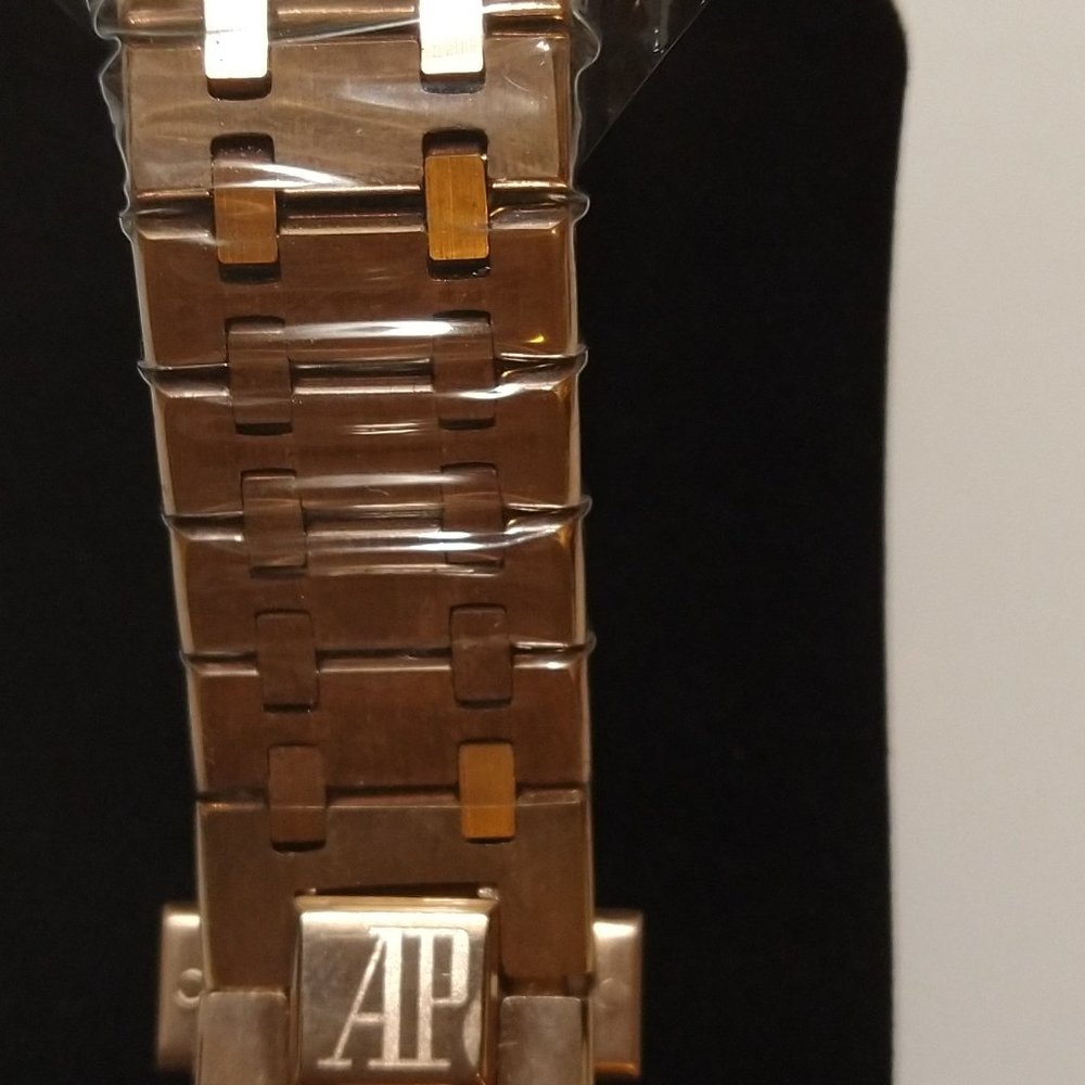 NICE ROSE GOLD WATCH 🔥